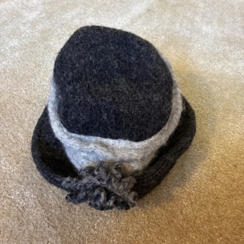 La Fenice Florence Italy Wool Blend Scrunchy Cloche Hat Bow Gray Made in Italy